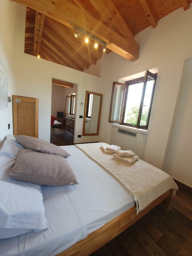 Agriturismo Podere Nigriano Salò Exteriör bild